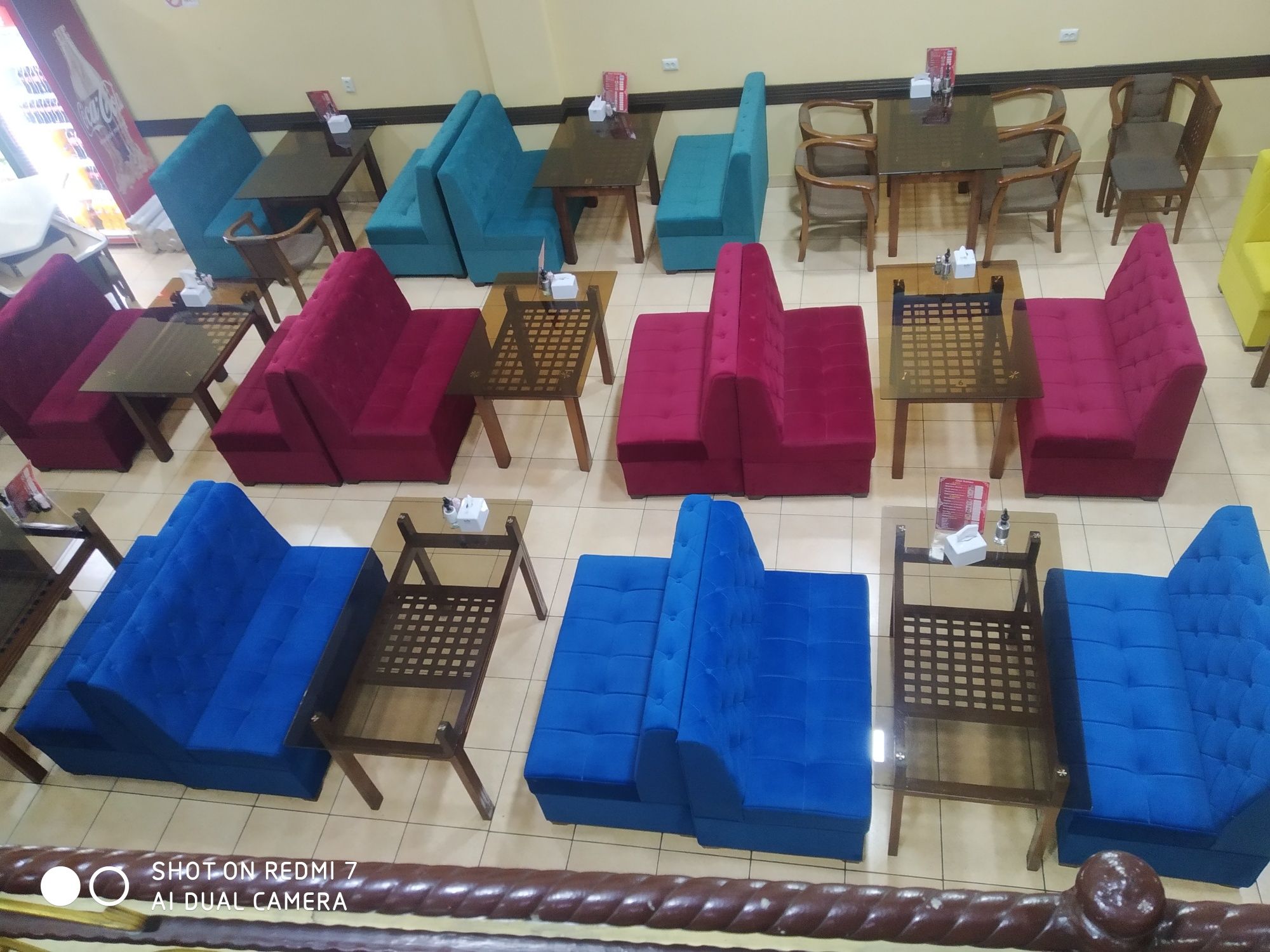 Kafe divan pleysteyshin