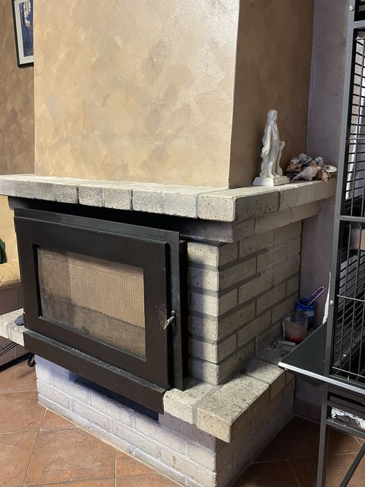 Камина за вграждане с въздушна риза Елин Пелинска