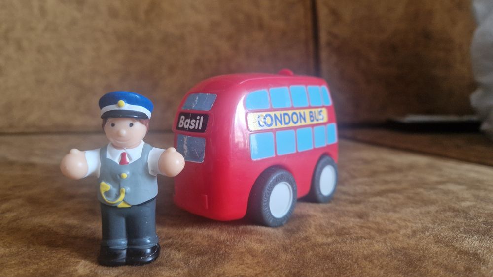 Играчки автобуси