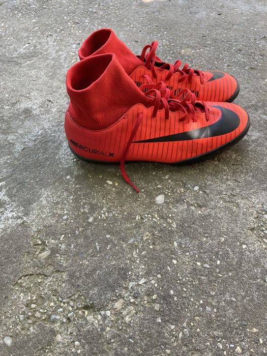 ghete fotbal de sintetic