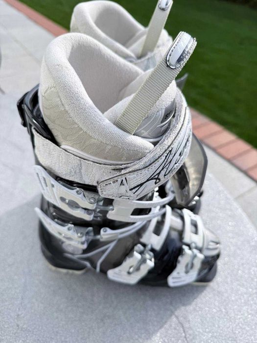 Schiuri ATOMIC Cloud 8 151cm + Clapari ATOMIC nr. 37