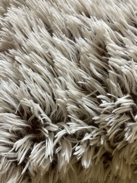 Бяла възглавница