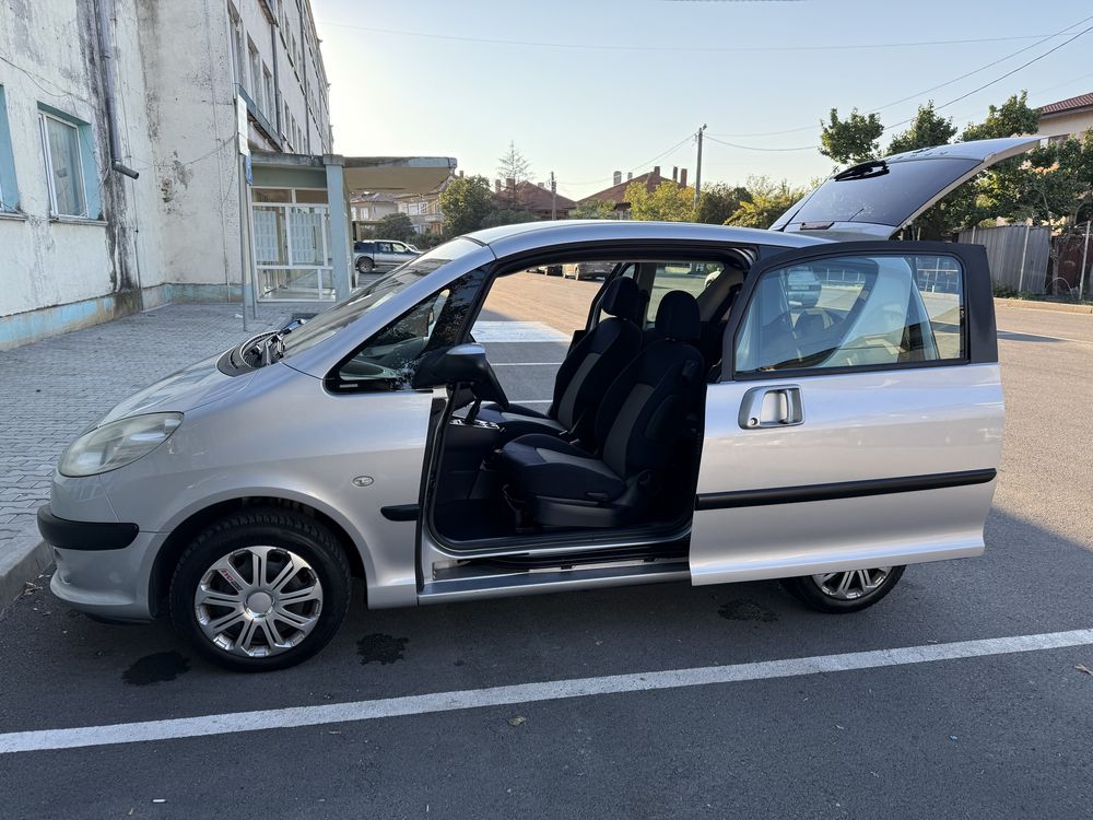 Peugeot 1007 1.4i бензин