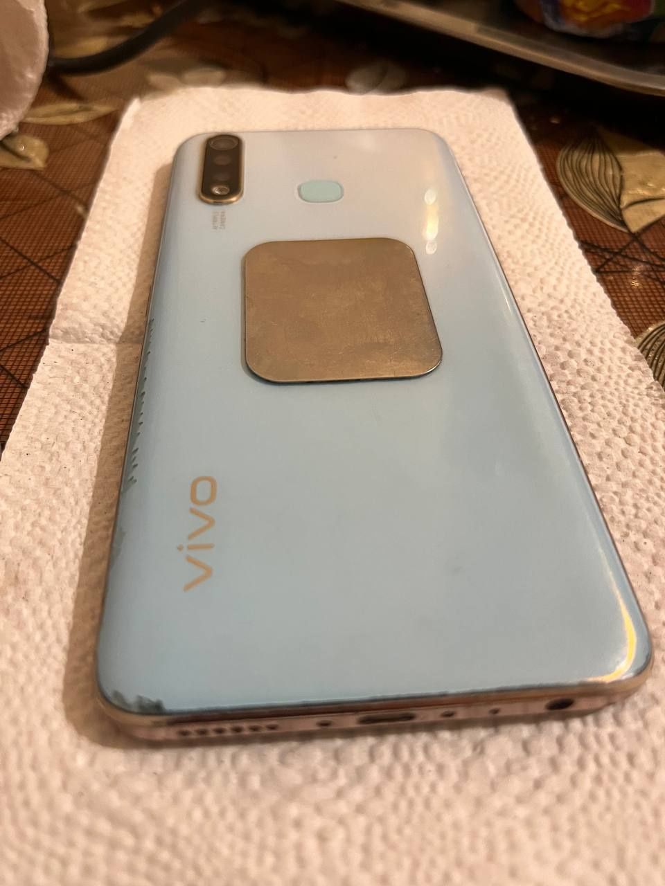 Продам телефон Vivo Y19