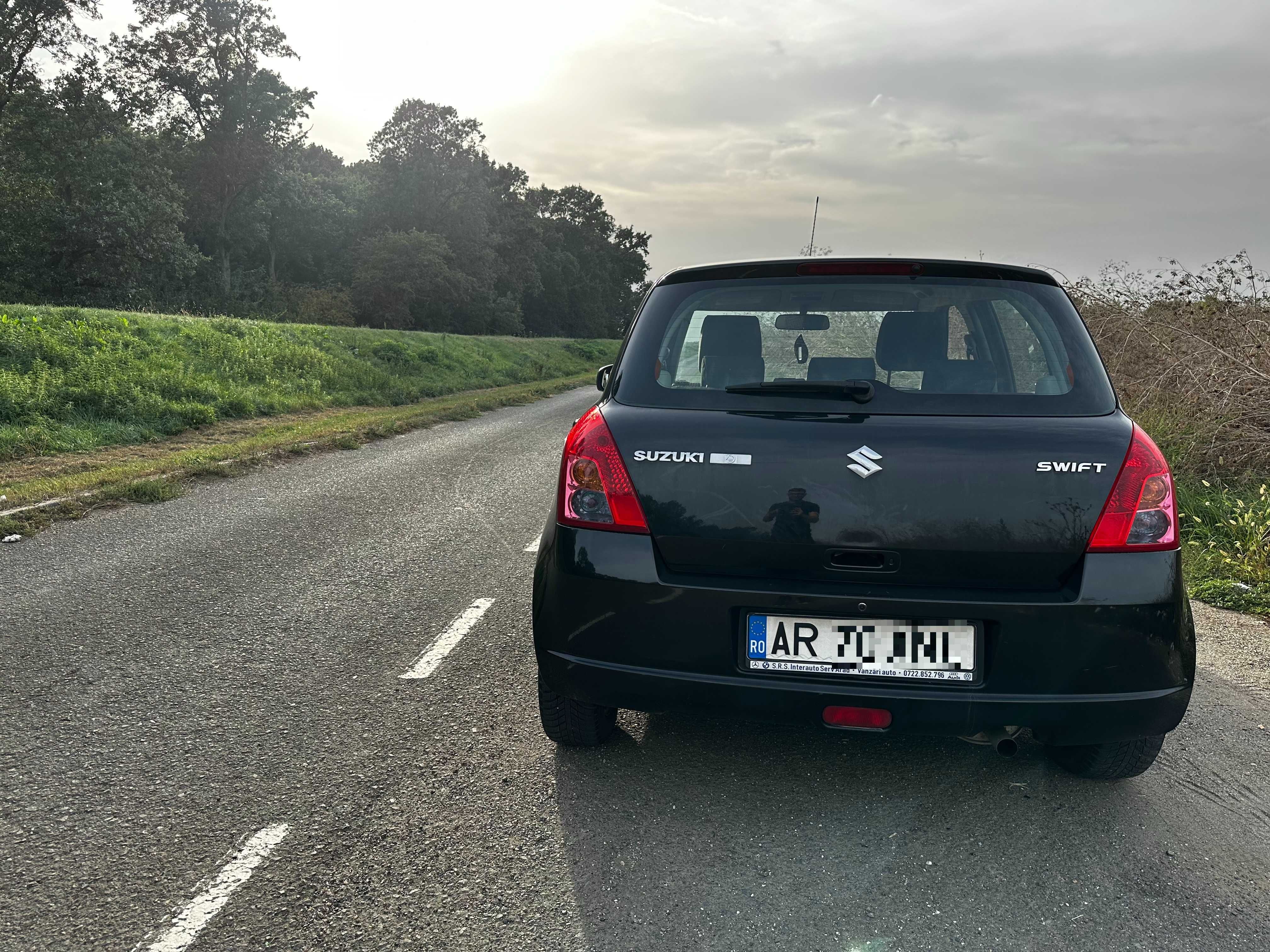 Vand Suzuki swift (cameră marșarier, scaune încălzite)