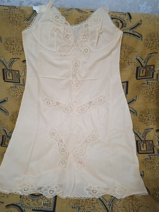 Женс. белье ,гамаши ,комбинации ,утяжки плавки и трусы