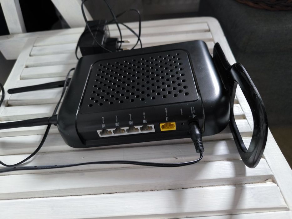 Router Belkin F5D8236-4V1-Port Wireless N Router