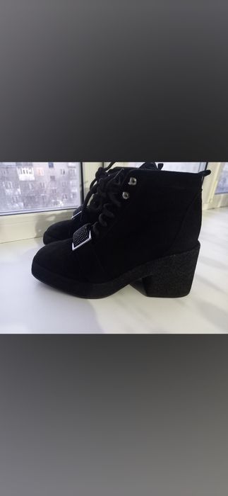 Продам новые ботинки женские 38 размер Турция