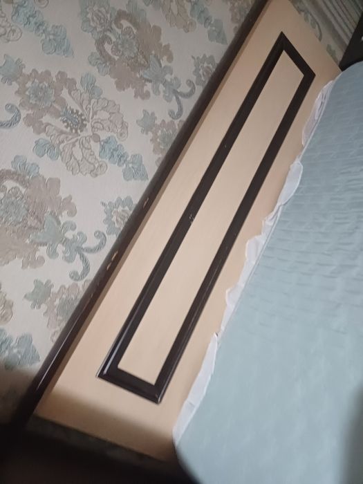 Продам кровать без матраца