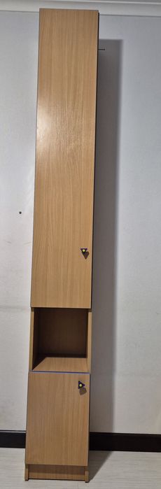 Узкий шкаф (пенал) б/у в отличном состоянии 30х30х230