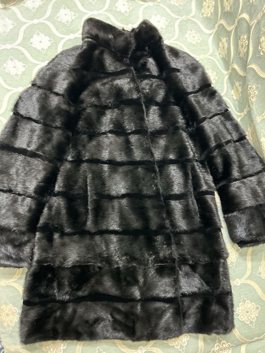 Норковая шуба,черный цвет,поперечка.