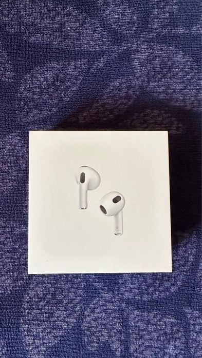 Продам наушники apple AirPods 3