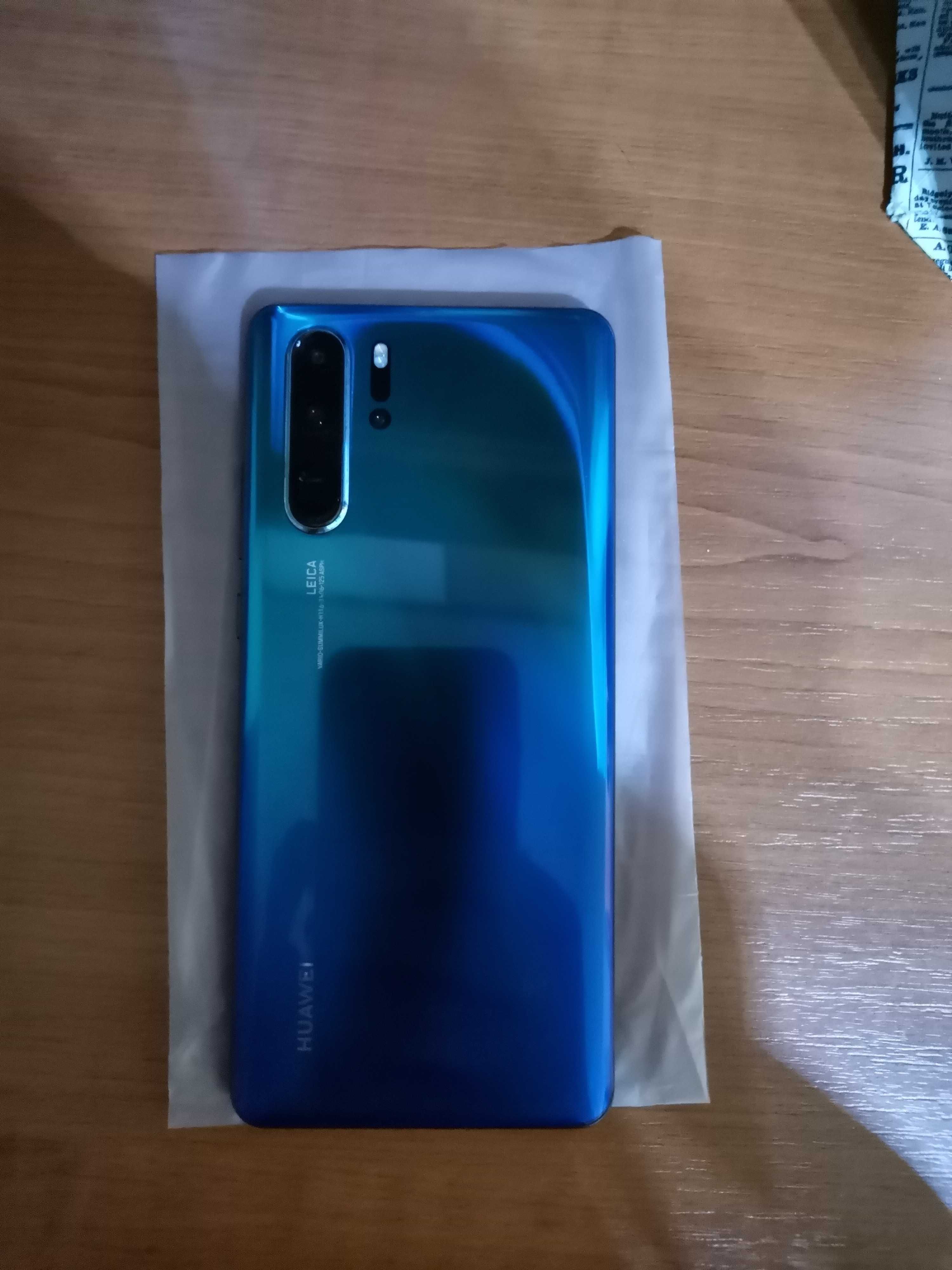 Huawei P30 Pro - 8/128 GB Перфектен. Без следи от употреба.