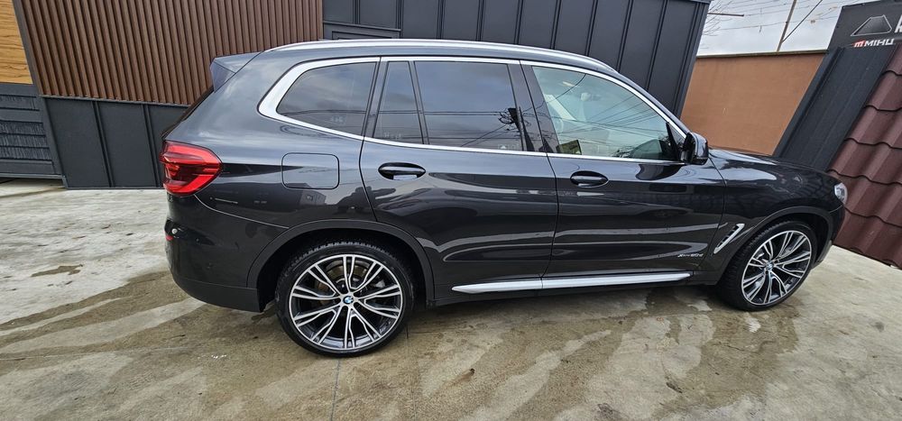 BMW X3 an 2019 volan M