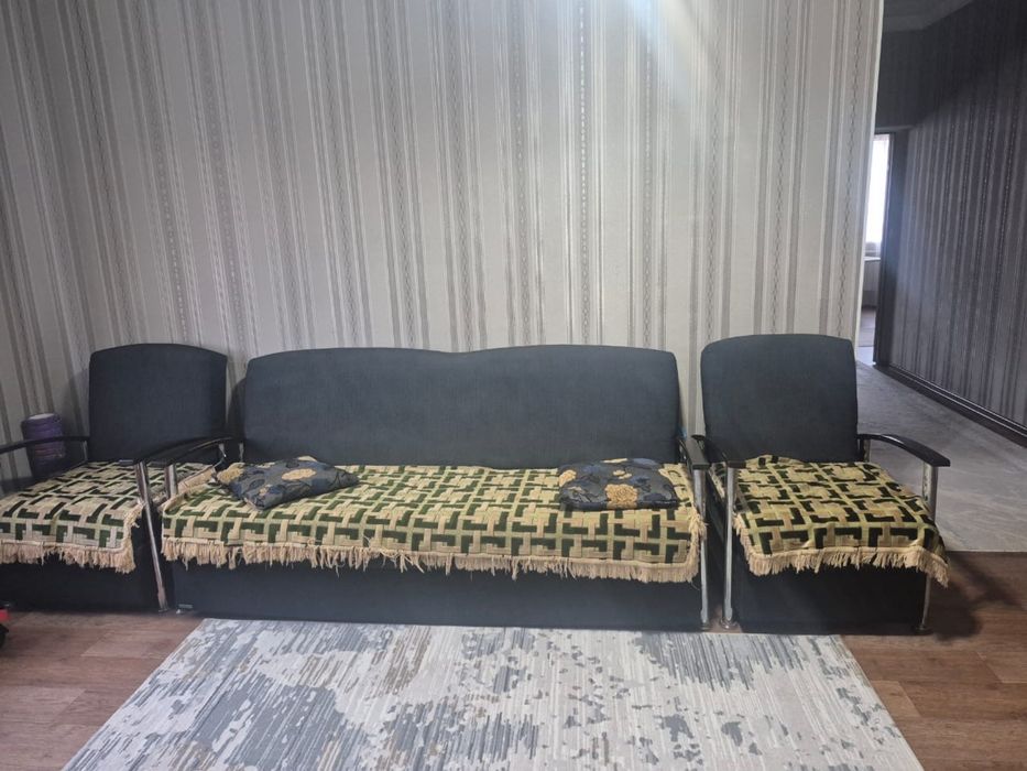 Продам диван с креслом