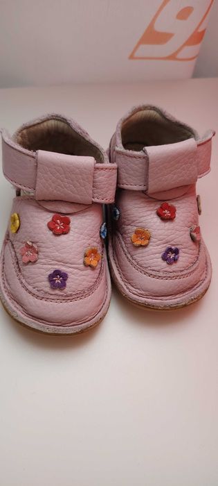 Papuci primii pasi