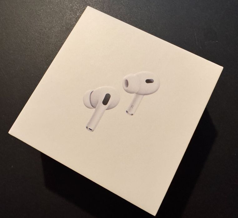 Apple AirPods Pro (2nd generation) lightning connector