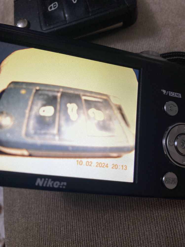Nikon Coolpix S3000 functional , afisare data ora pe poza