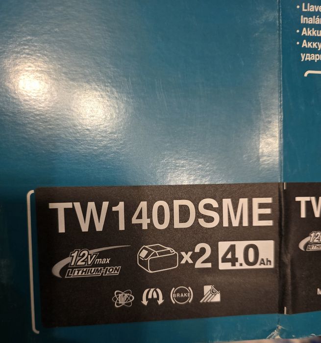 Masina de insurubat cu impact cu 2 acumulatori Li-Ion, 12V, 4Ah, 140Nm