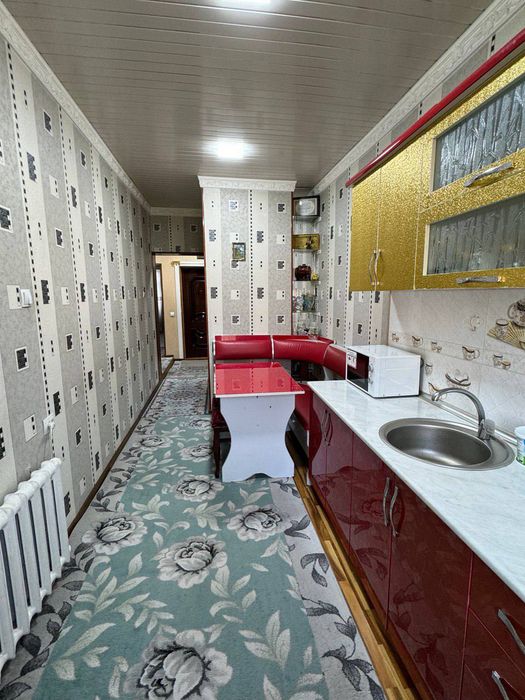 Samarqand darvoza makroni oldida 3 xona