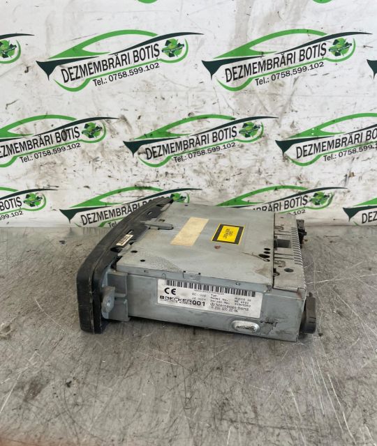 Radiocasetofon A 203 820 22 86 Mercedes-Benz C-Class W203/S203/CL203