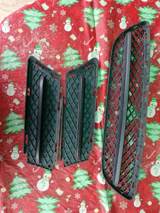 Vand Grile bara fata si proiectoare BMW E90 Non LCI/PRE-LCI