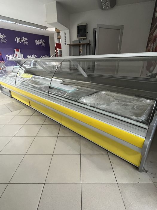 Хладилна витрина