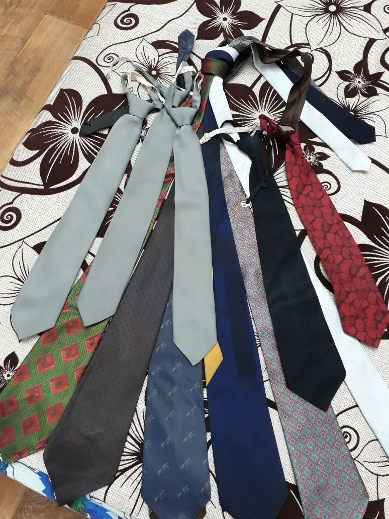 Продам галстуков