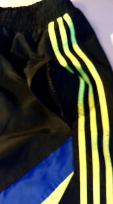 Спортен екип, шорти и фанелка Adidas, размер L/XL  (15 UK)