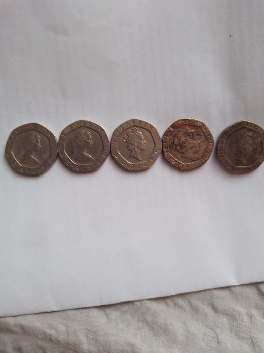 Английски монети с лика на Елизабет ll