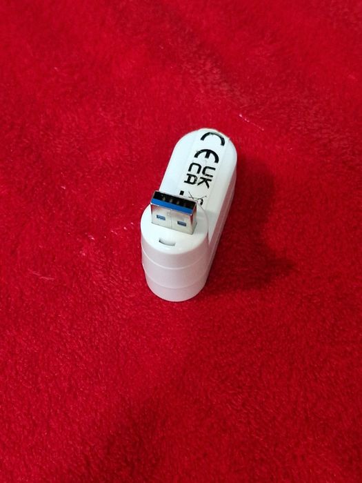 Adaptor USB cu 3 ieșiri