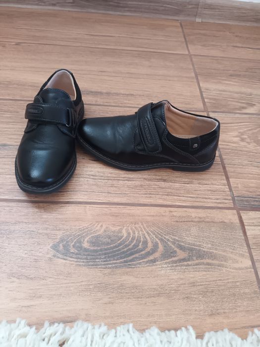 Pantofi baiat, o singura purtare