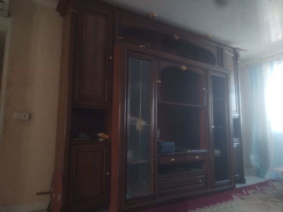 Продается стенка лакированнай,  с подсветкой в современном стиле