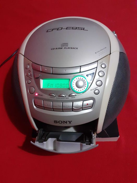 Radio CD-Player Casette-Recorder Stereo HI-FI SONY CFD-E95L