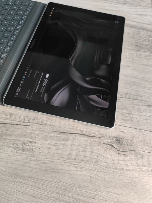 Samsung Book 12 OLED 12" 2k Intel i5, 8 GB RAM SSD 256 GB Tableta PC
