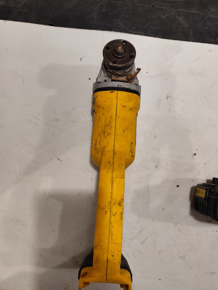Акумулаторен ъглошлайф флекс Девалт DeWALT DCG412 + 4Ah