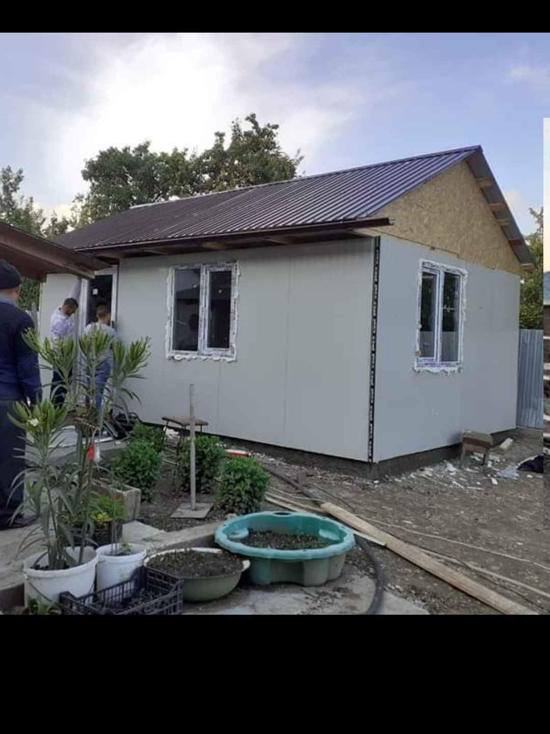 Vand container tip  birou din panou izolat la orice mărime 10x7