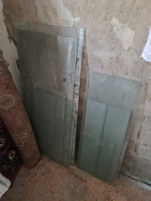 Отдам стекла бесплатно