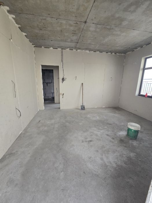 2 xonalik karopka sotiladi 10 etajda