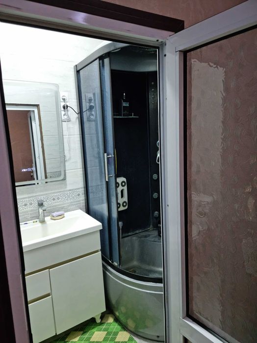 Uchaska sotiladi 7.5 sotix zangiota masjidi yonidagi katta ko'chada