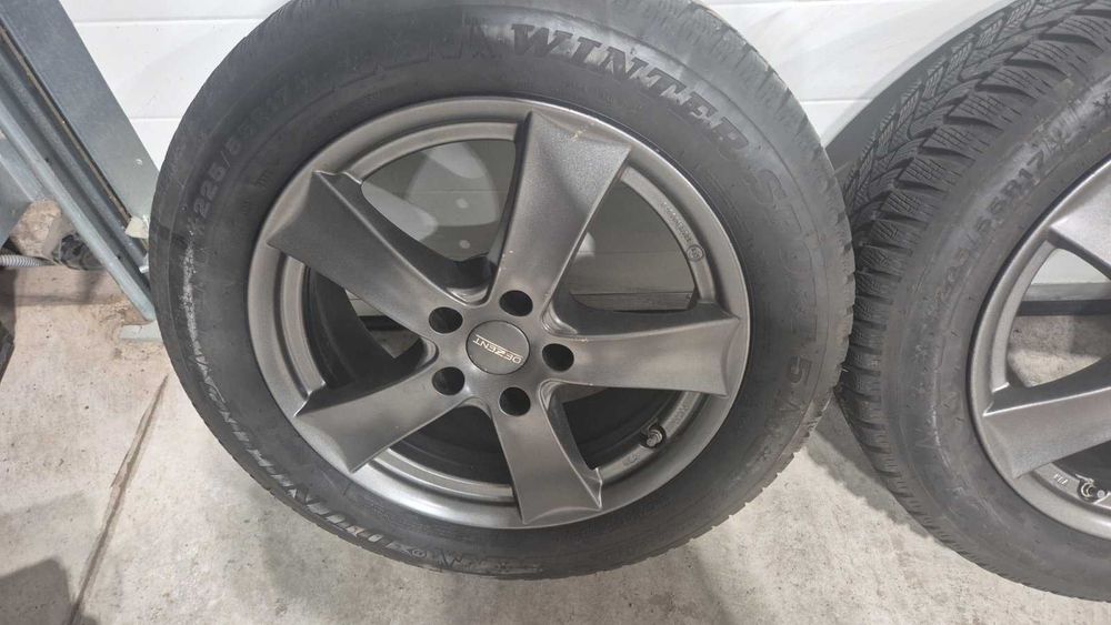 Джанти DEZENT 5х112 и гуми Dunlop Winter Sport 5 225/55R17