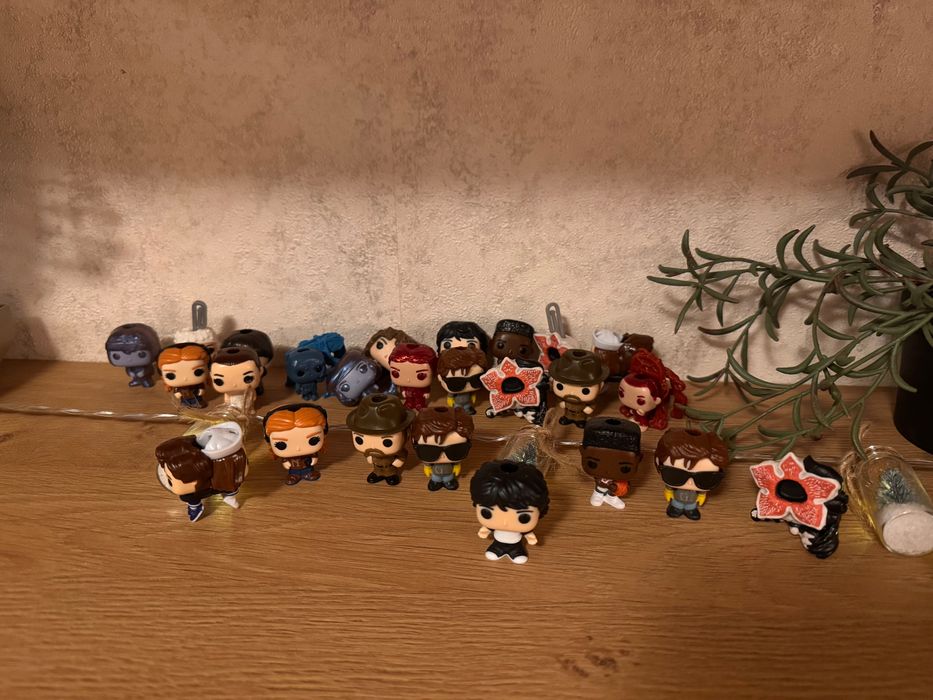 Продавам Funko фигурки на Stranger Things от колекция на Kinder Joy
