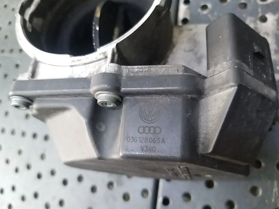 Clapeta acceleratie 2.0 tdi vw passat b6 3c 03g128063a