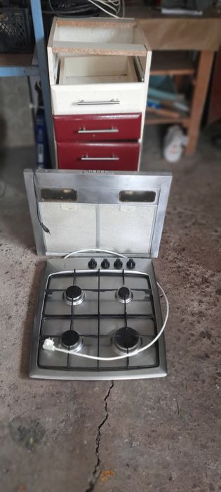 Hota electrica și plita aragaz