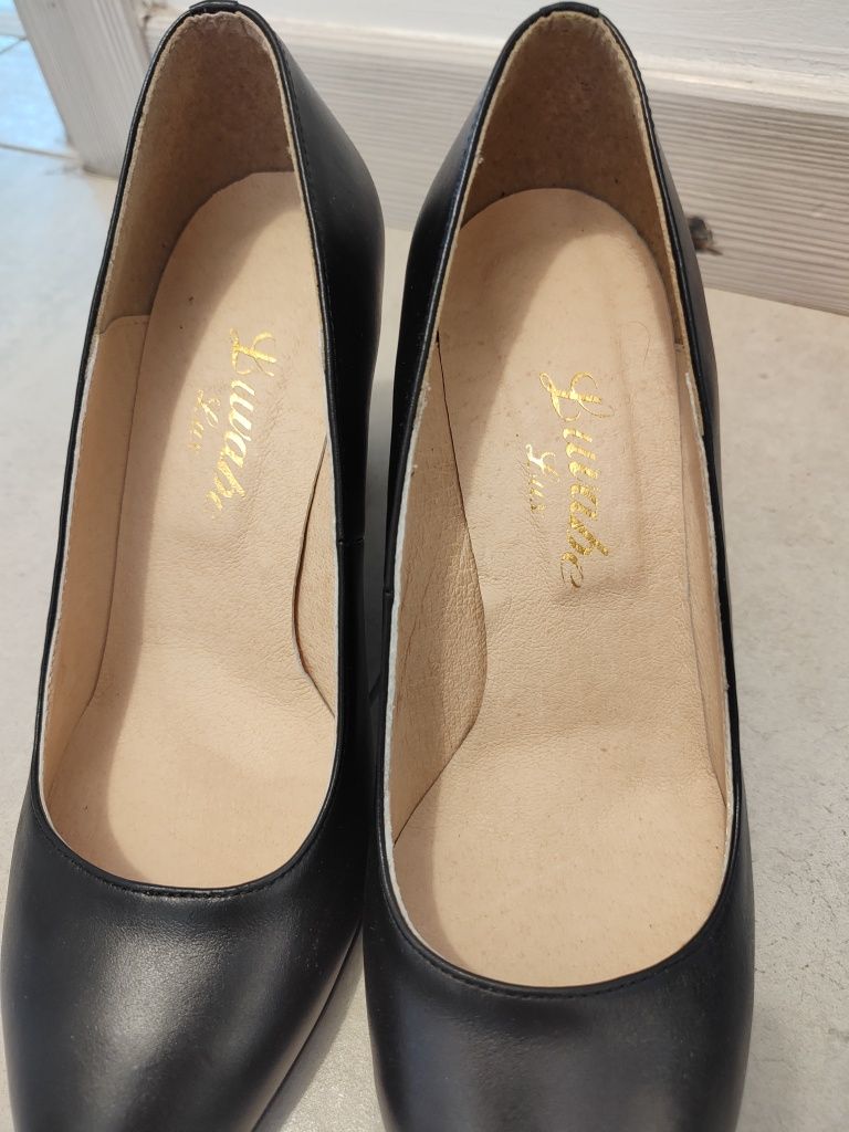 Pantofi piele naturala toc deosebit potrivit mărime 37