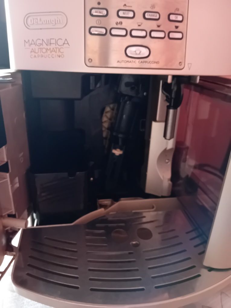 Кафе автомат"Delonghi" Magnifiсa
