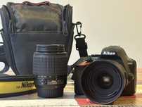 Nikon D3500 с два обектива