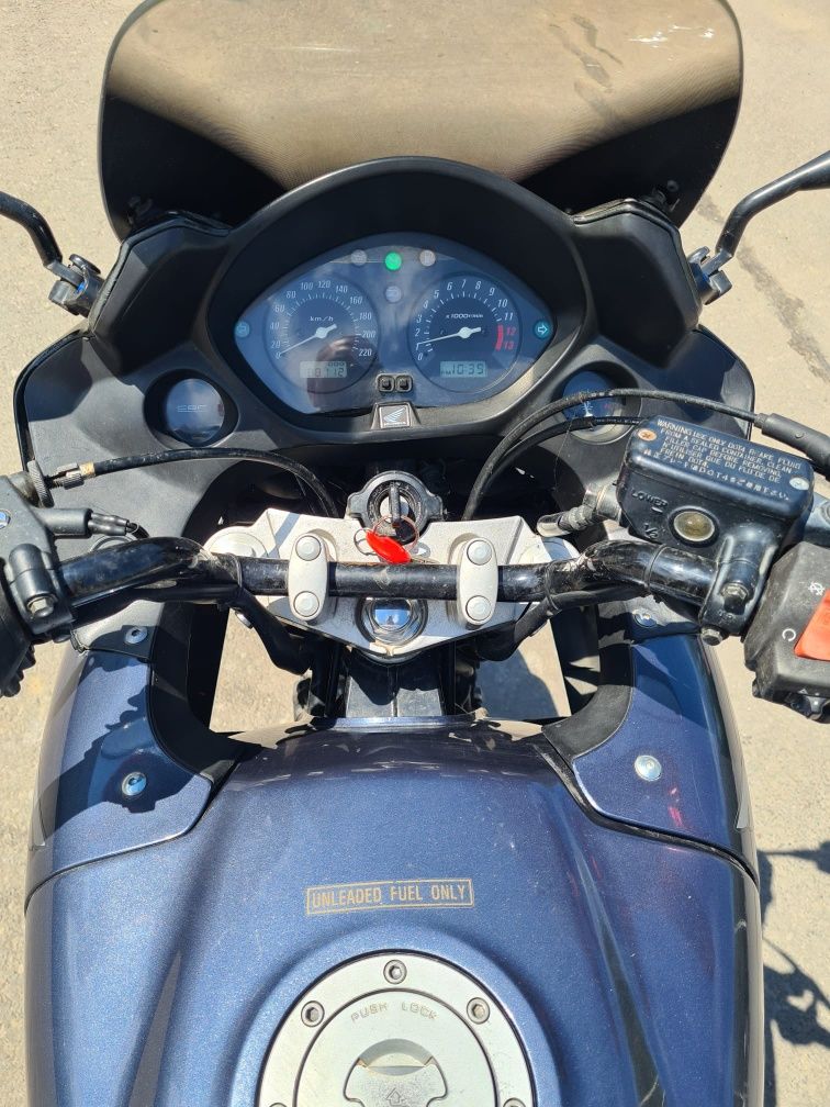Motocicleta Honda CBF 600 Hornet | nu Yamaha sau Kawasaki