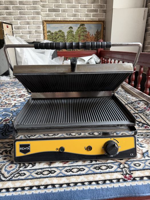 Грильница почти новая хорошего качество