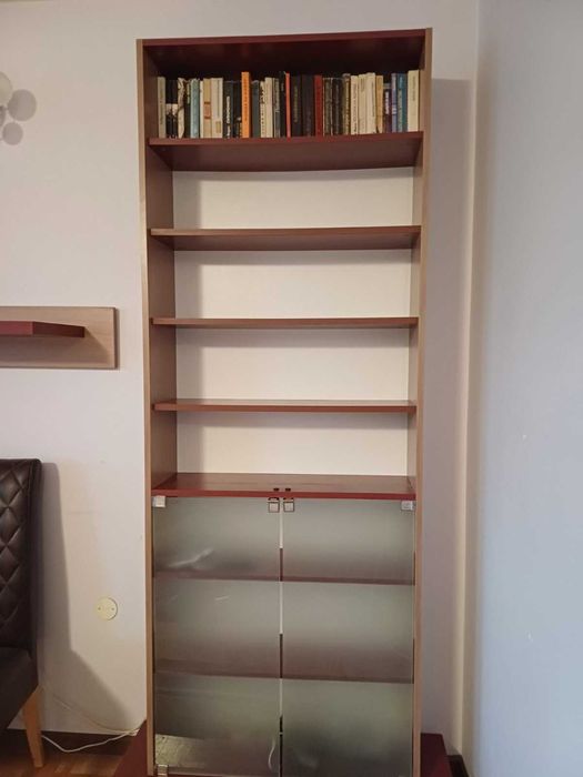 Етажерка за книги в комплект с малка етажерка